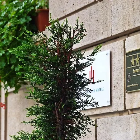 فندق سنترو أوجاستا فندق 3*